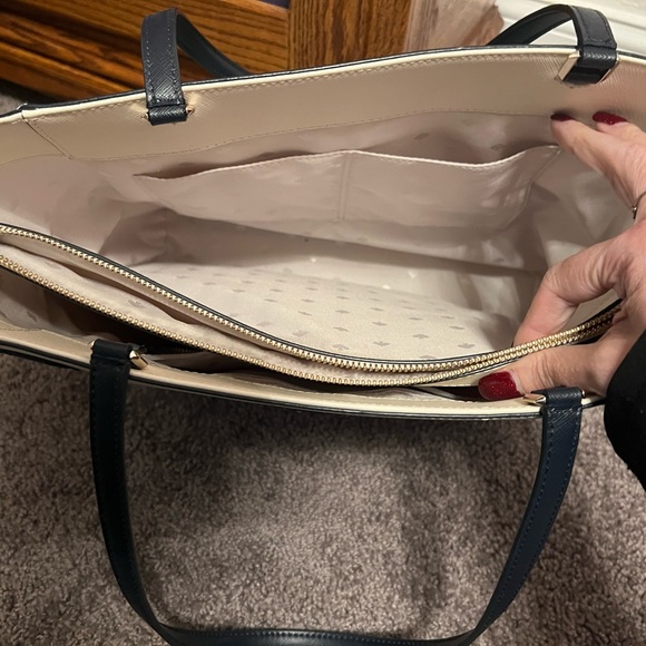 Kate Spade NY
Staci Large Laptop Tote & Matching Morgan Zip Around Wallet - Picture 4 of 7